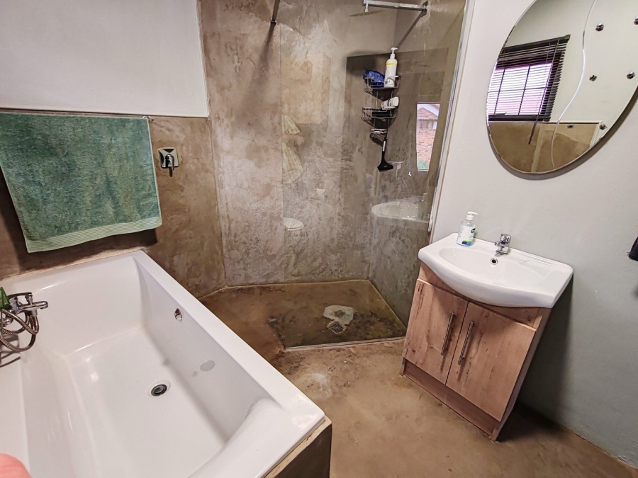 3 Bedroom Property for Sale in Mooivallei Park North West
